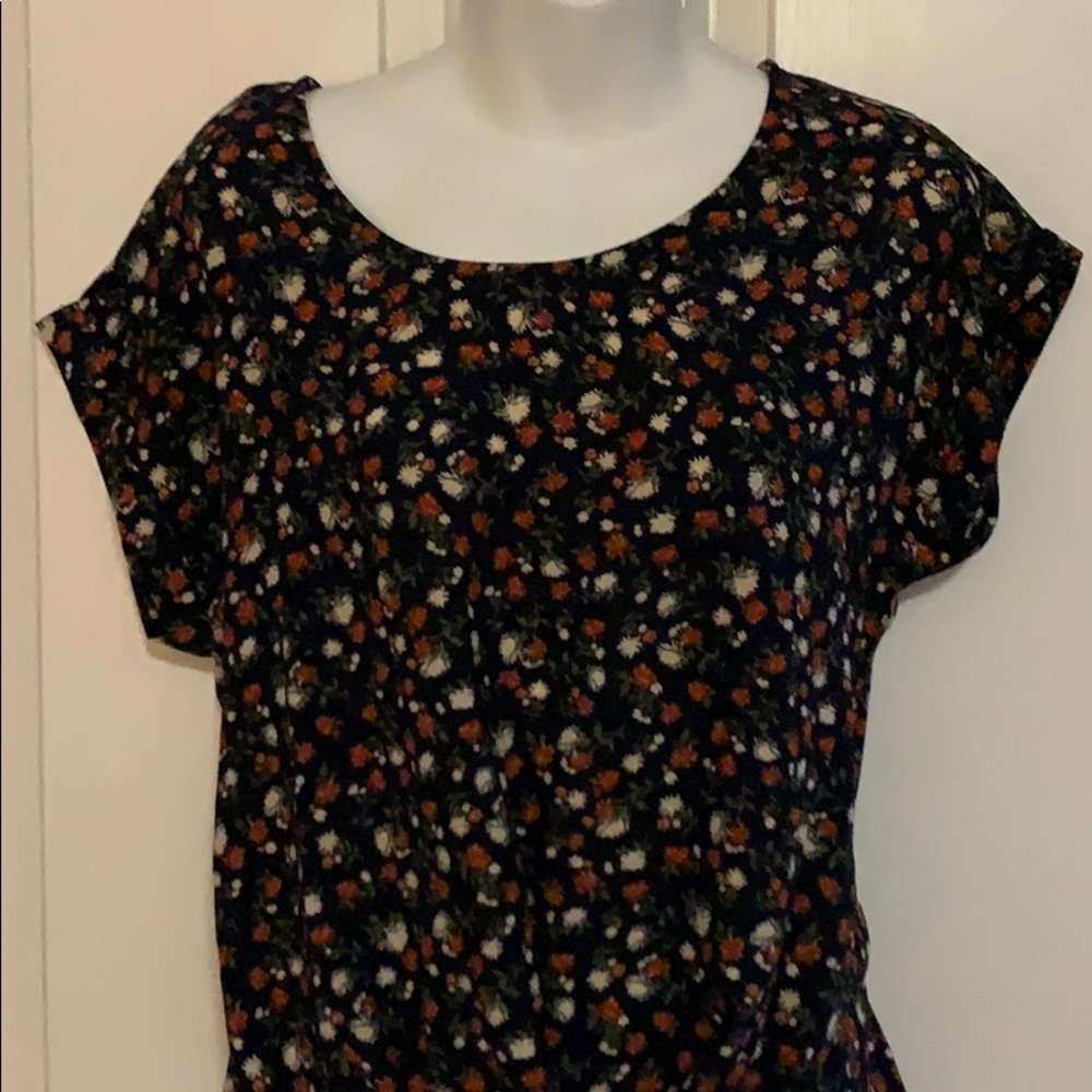 Cute blouse - Picture 2 of 2